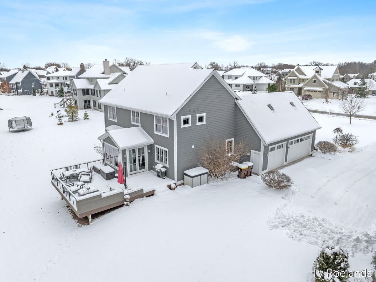 3757 Lake Birch Street NE