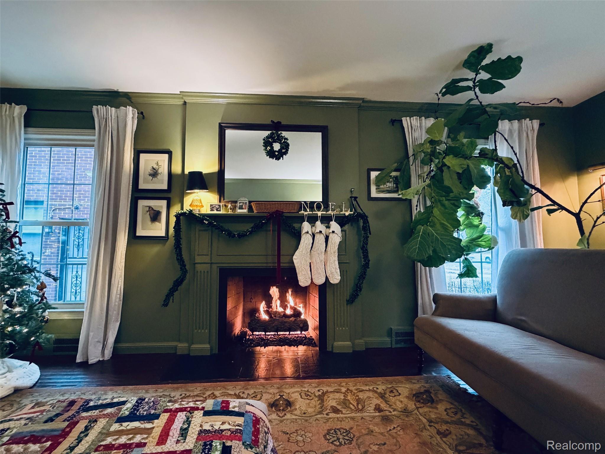 14216 Warwick Street