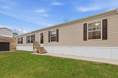 1815 Veronica Street SE 196 Lowell City MI 49331