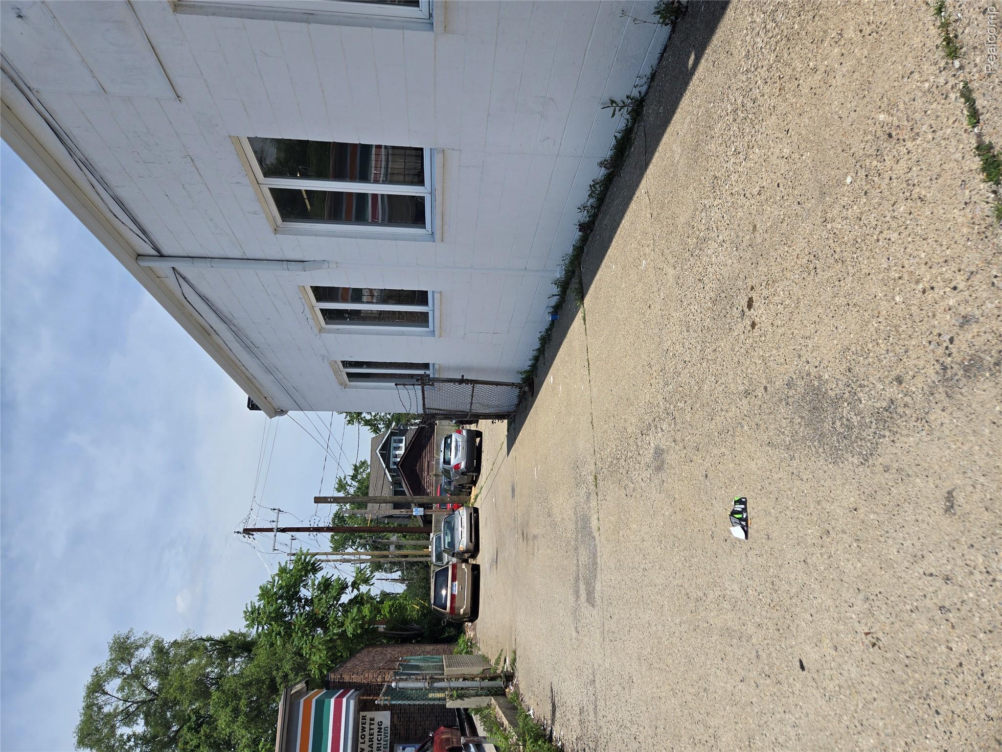1018 W 9 Mile Road