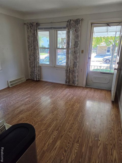 Tiny photo for 2138 Ridgemont Road, Grosse Pointe Woods City, MI 48236 (MLS # 20251042661)