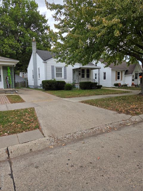 Tiny photo for 2138 Ridgemont Road, Grosse Pointe Woods City, MI 48236 (MLS # 20251042661)