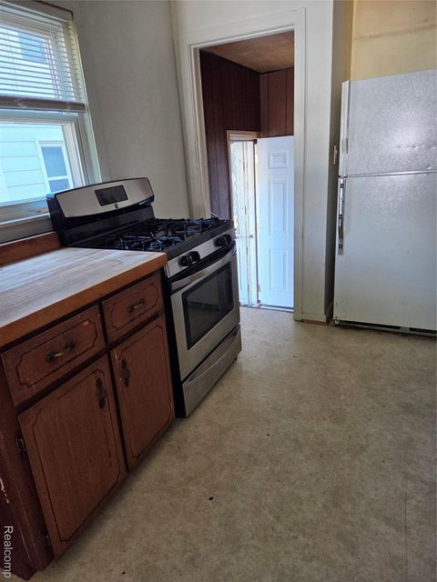 Tiny photo for 2138 Ridgemont Road, Grosse Pointe Woods City, MI 48236 (MLS # 20251042661)