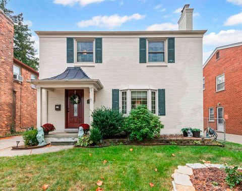 1597 Newcastle Road Grosse Pointe Woods City MI 48236