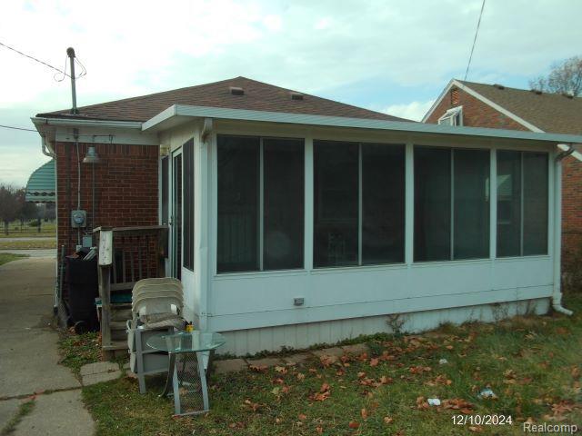 5727 E OUTER Drive