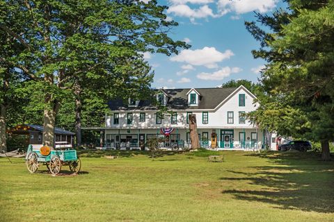 18599 Mission Road Peninsula Township MI 49686