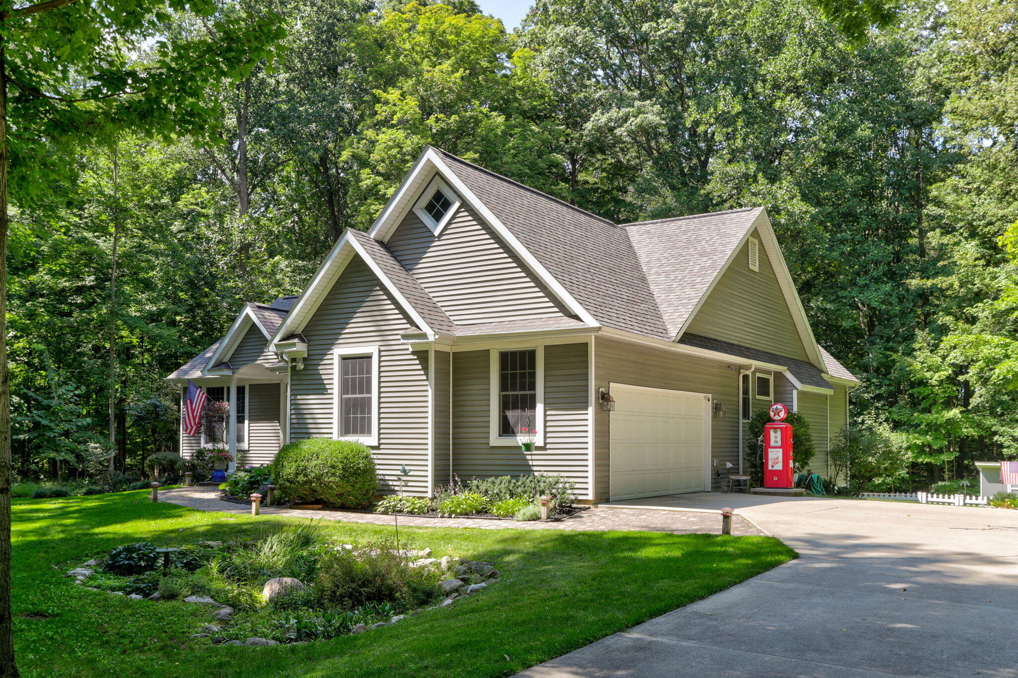 1130 Fallbrook Trail