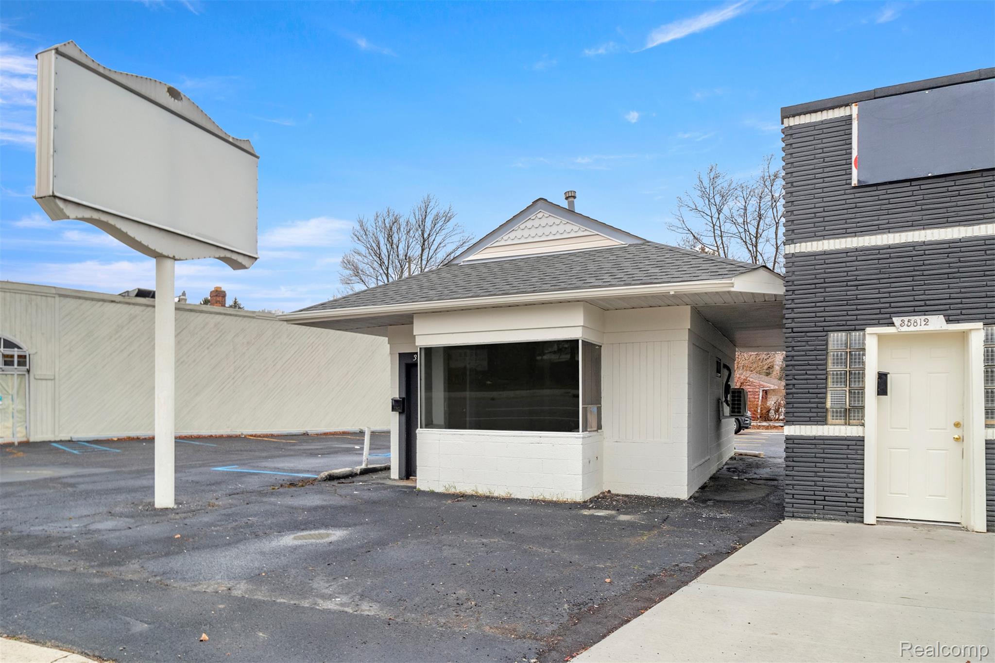 35816 W MICHIGAN Avenue