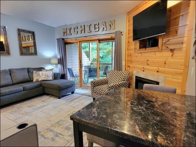 2100 W Schuss Mountain Drive