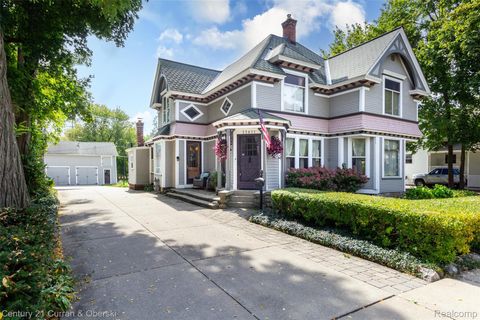 33611 Oakland Street Farmington City MI 48335