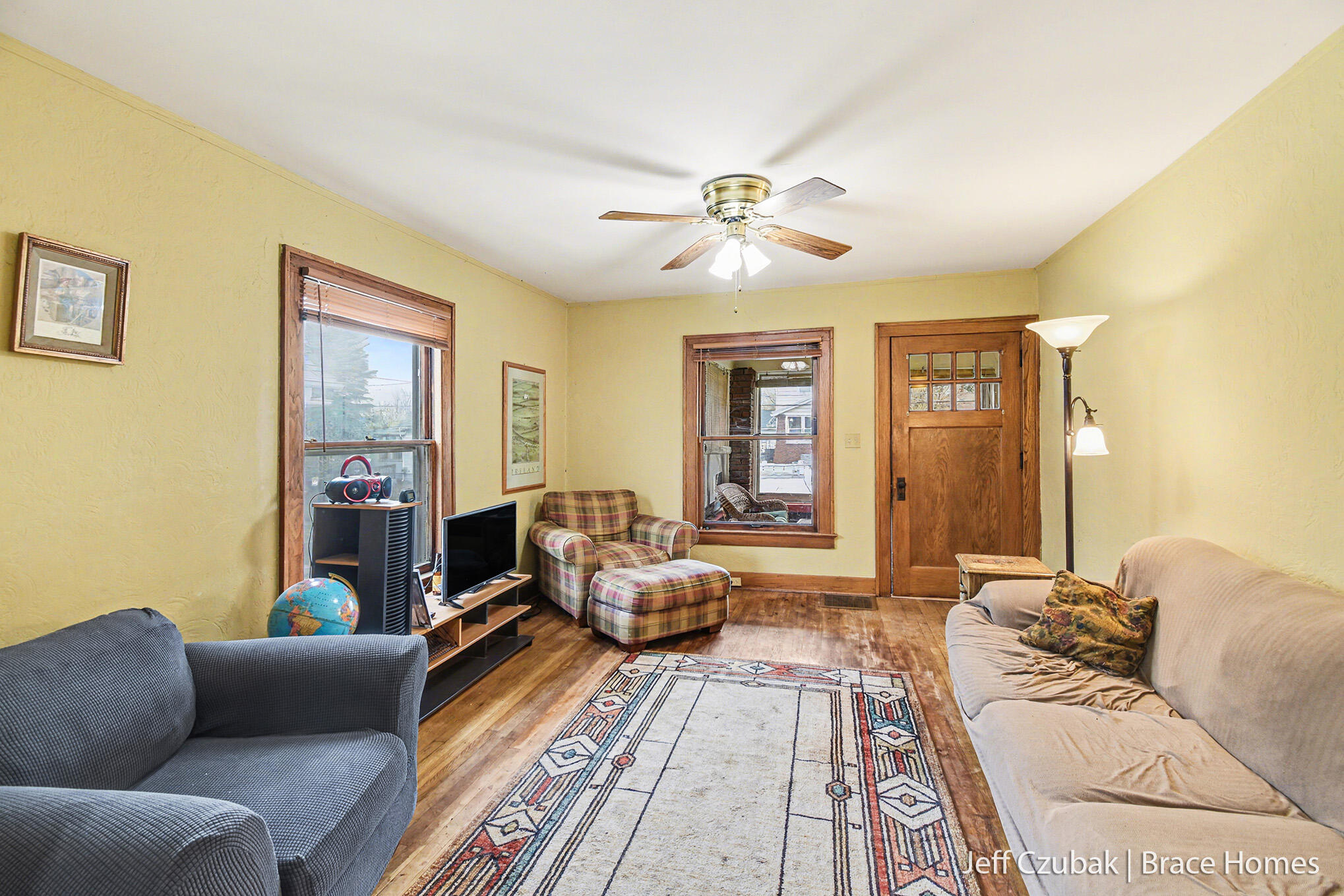 26 Burr Oak Street NW