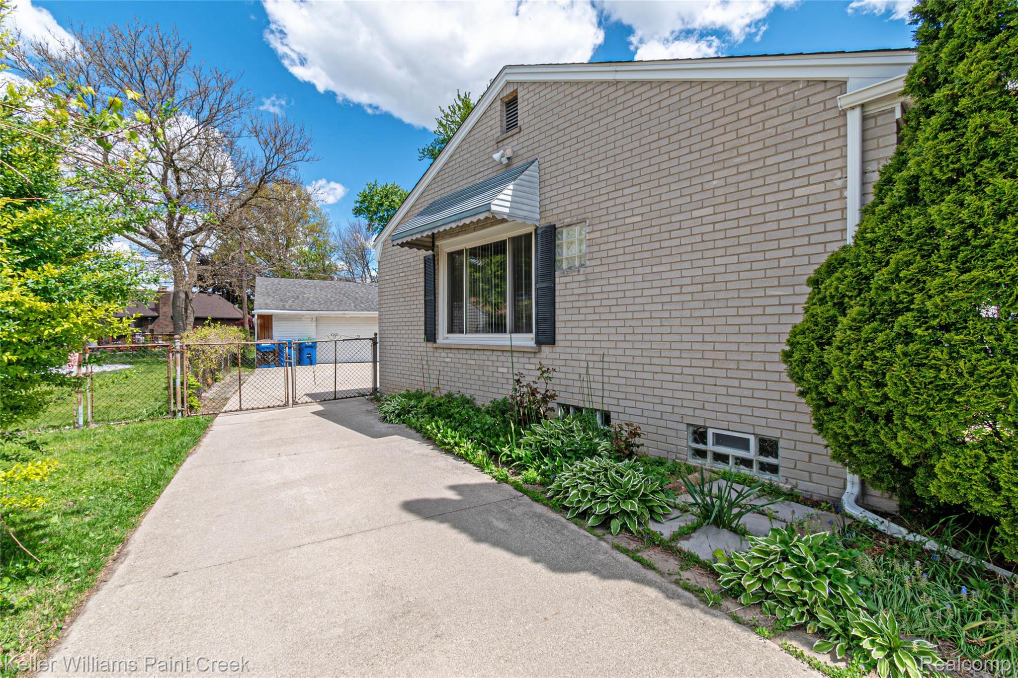 31395 Lyons Circle W