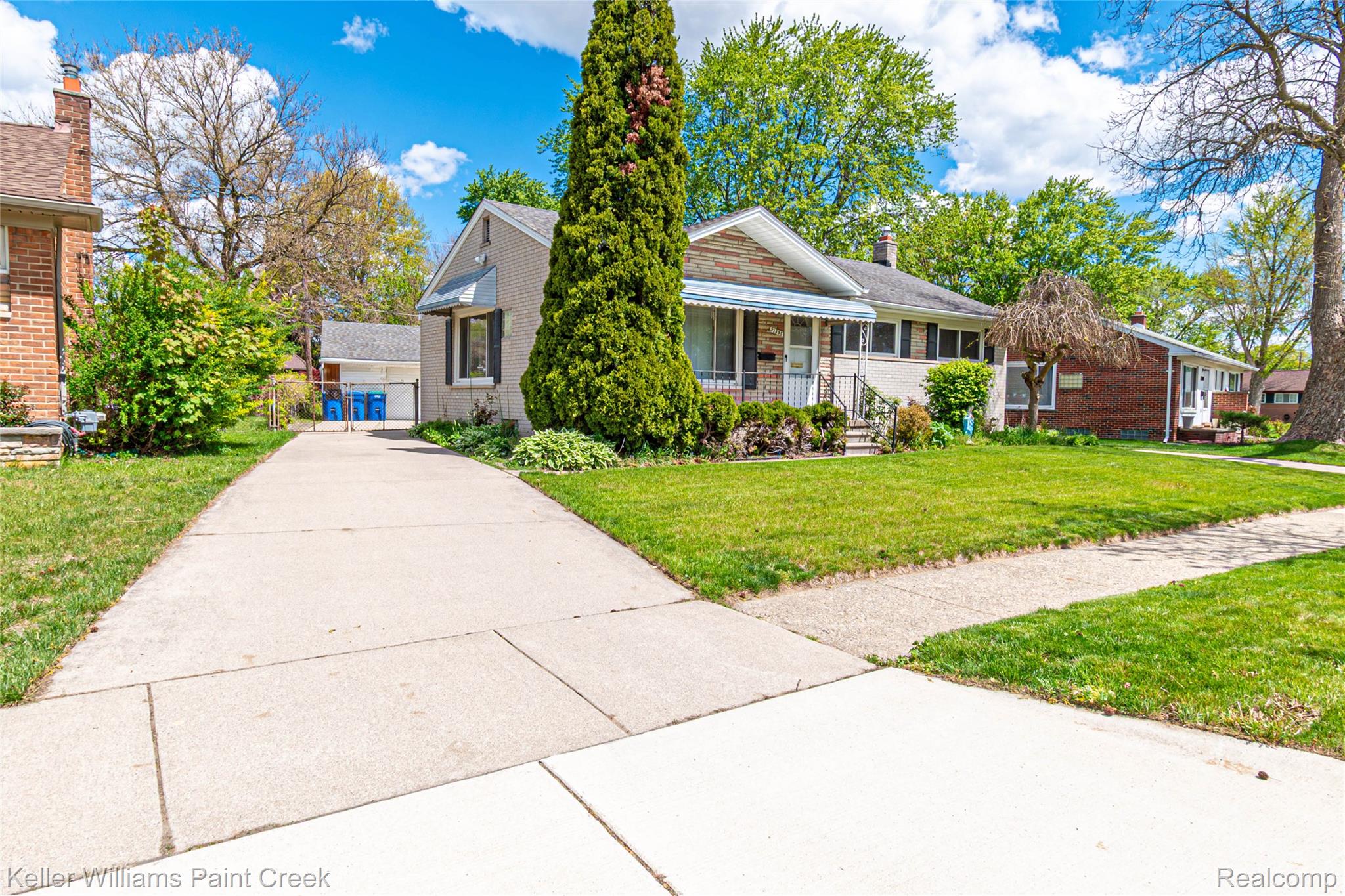 31395 Lyons Circle W