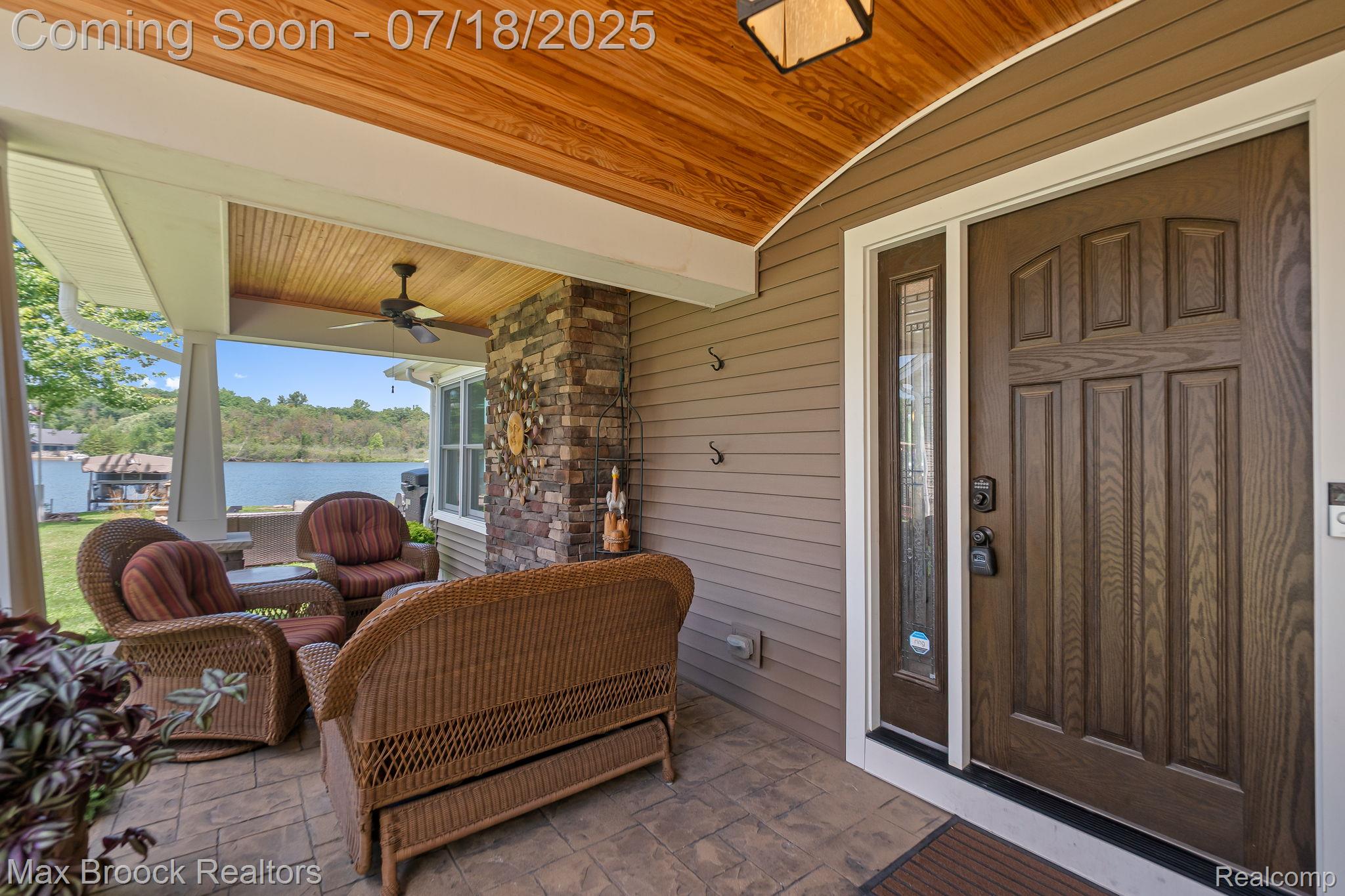 4295 Shoreview Lane