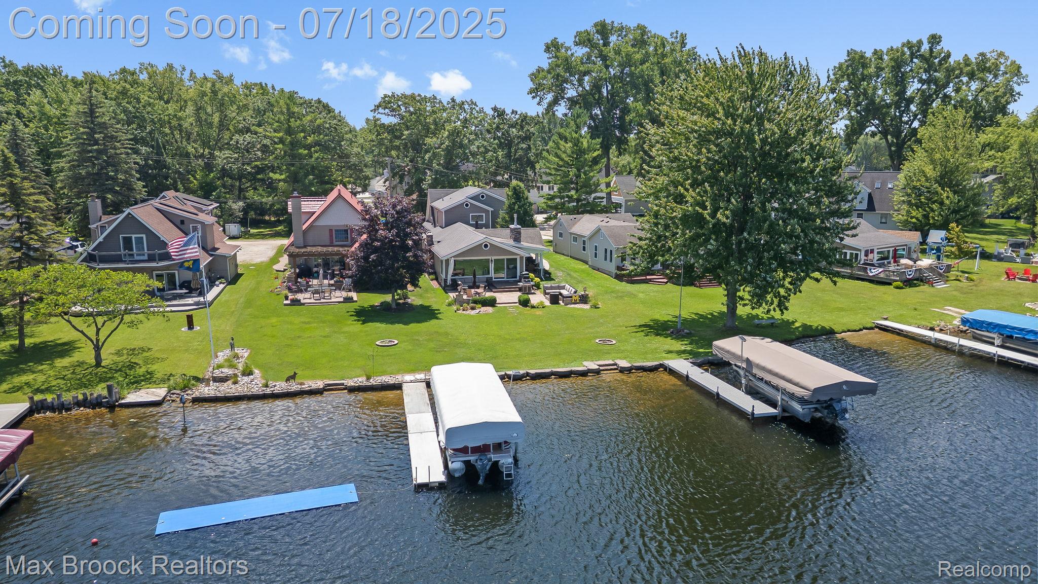 4295 Shoreview Lane