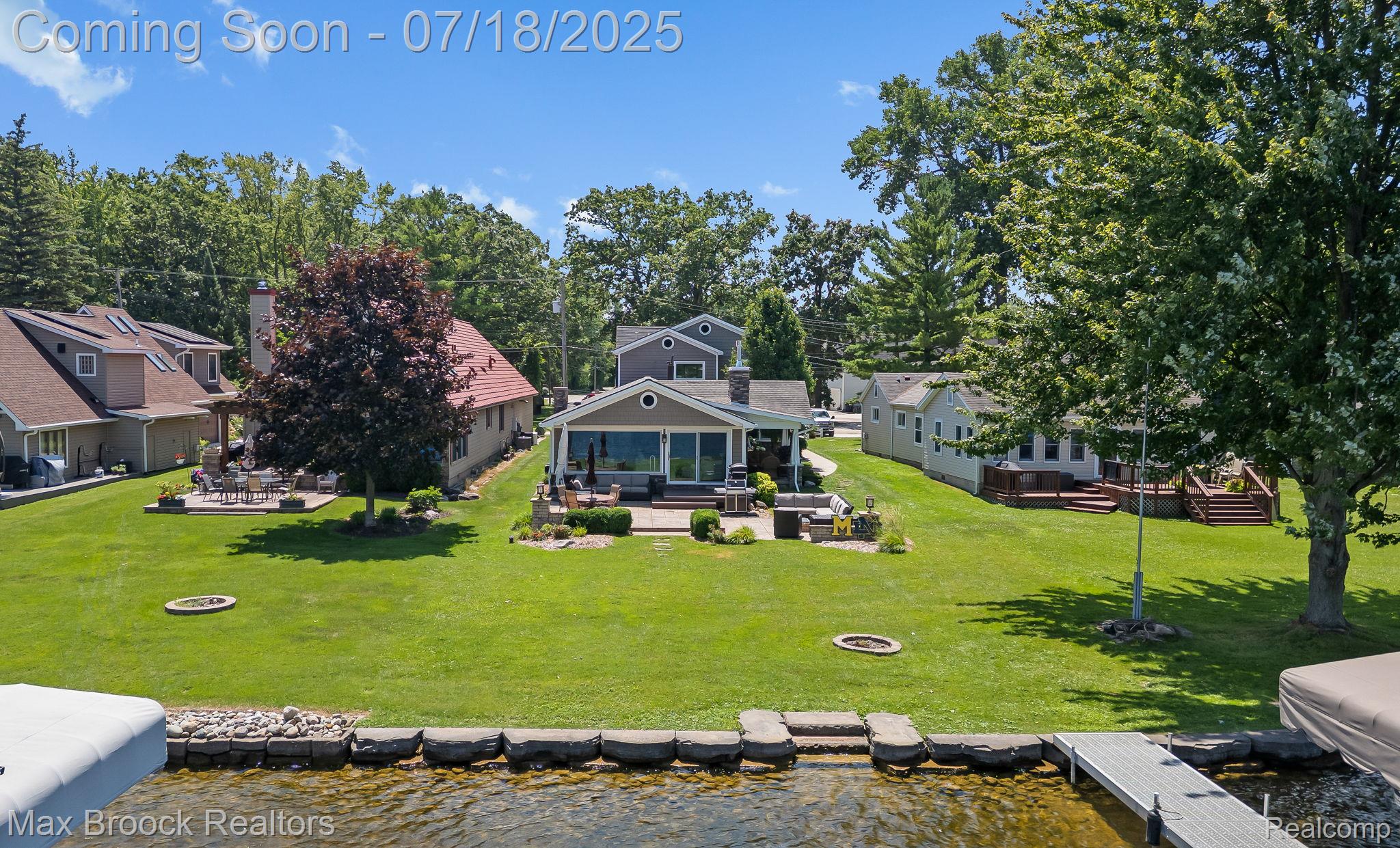 4295 Shoreview Lane