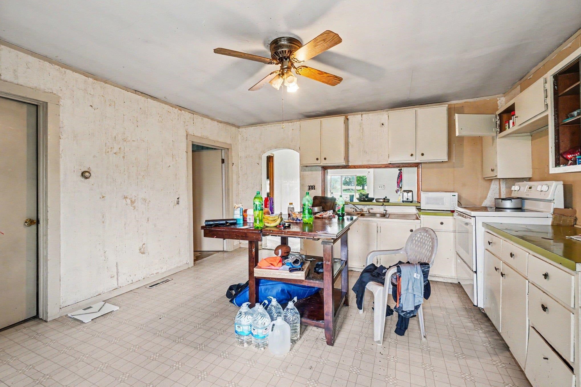 901 W Baseline Road