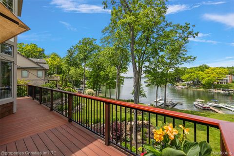 Tiny photo for 1739 Ridge Road, White Lake Charter Township, MI 48383 (MLS # 20251060982)