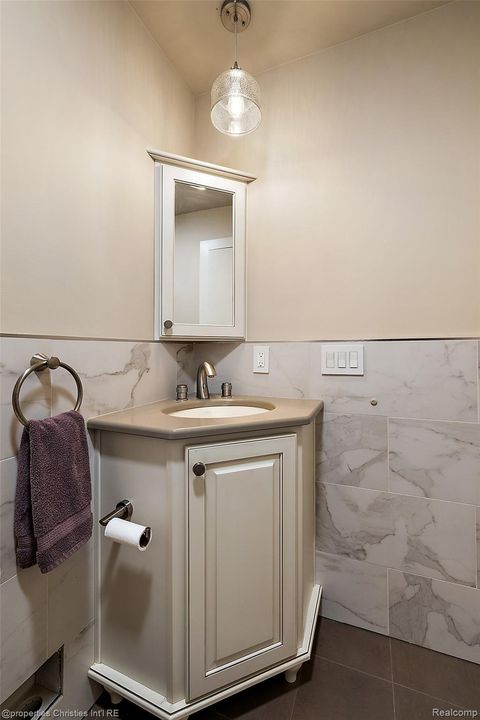 Tiny photo for 1739 Ridge Road, White Lake Charter Township, MI 48383 (MLS # 20251060982)