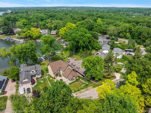 Tiny photo for 1739 Ridge Road, White Lake Charter Township, MI 48383 (MLS # 20251060982)