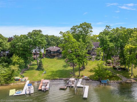 Tiny photo for 1739 Ridge Road, White Lake Charter Township, MI 48383 (MLS # 20251060982)