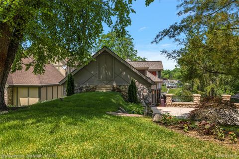 Tiny photo for 1739 Ridge Road, White Lake Charter Township, MI 48383 (MLS # 20251060982)