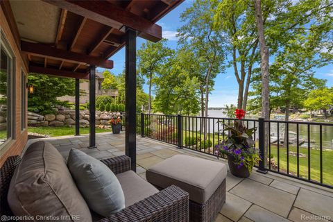 Tiny photo for 1739 Ridge Road, White Lake Charter Township, MI 48383 (MLS # 20251060982)