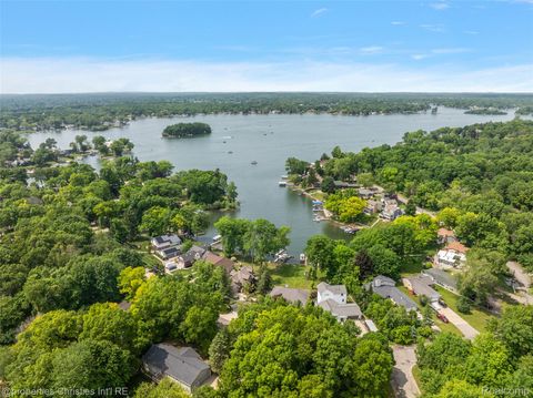 Tiny photo for 1739 Ridge Road, White Lake Charter Township, MI 48383 (MLS # 20251060982)