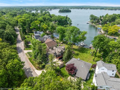 Tiny photo for 1739 Ridge Road, White Lake Charter Township, MI 48383 (MLS # 20251060982)