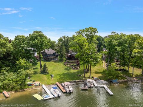 Tiny photo for 1739 Ridge Road, White Lake Charter Township, MI 48383 (MLS # 20251060982)