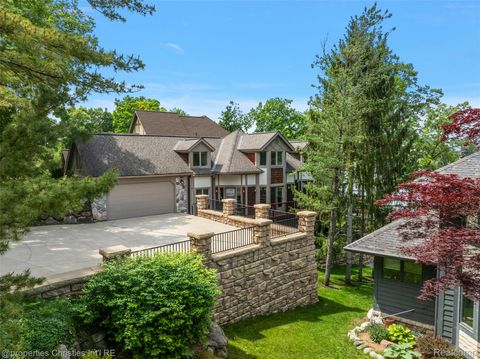 Tiny photo for 1739 Ridge Road, White Lake Charter Township, MI 48383 (MLS # 20251060982)