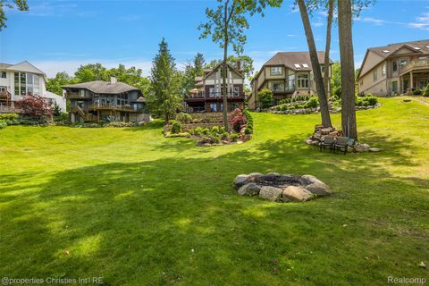 Tiny photo for 1739 Ridge Road, White Lake Charter Township, MI 48383 (MLS # 20251060982)