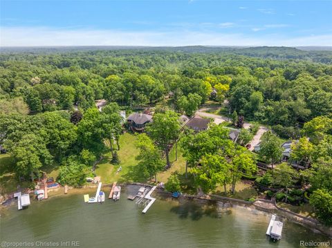 Tiny photo for 1739 Ridge Road, White Lake Charter Township, MI 48383 (MLS # 20251060982)