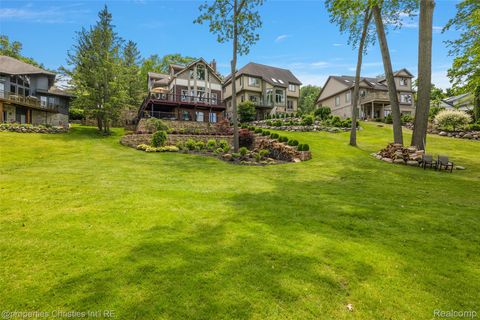 Tiny photo for 1739 Ridge Road, White Lake Charter Township, MI 48383 (MLS # 20251060982)