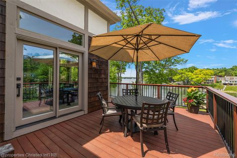 Tiny photo for 1739 Ridge Road, White Lake Charter Township, MI 48383 (MLS # 20251060982)