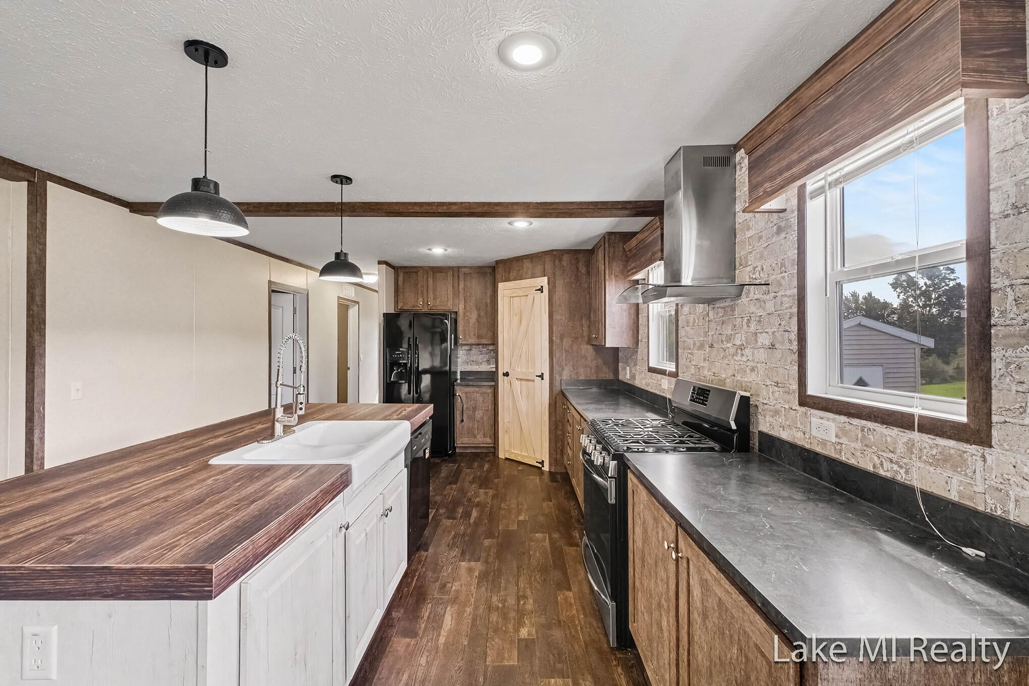 104 Gardens Boulevard NW