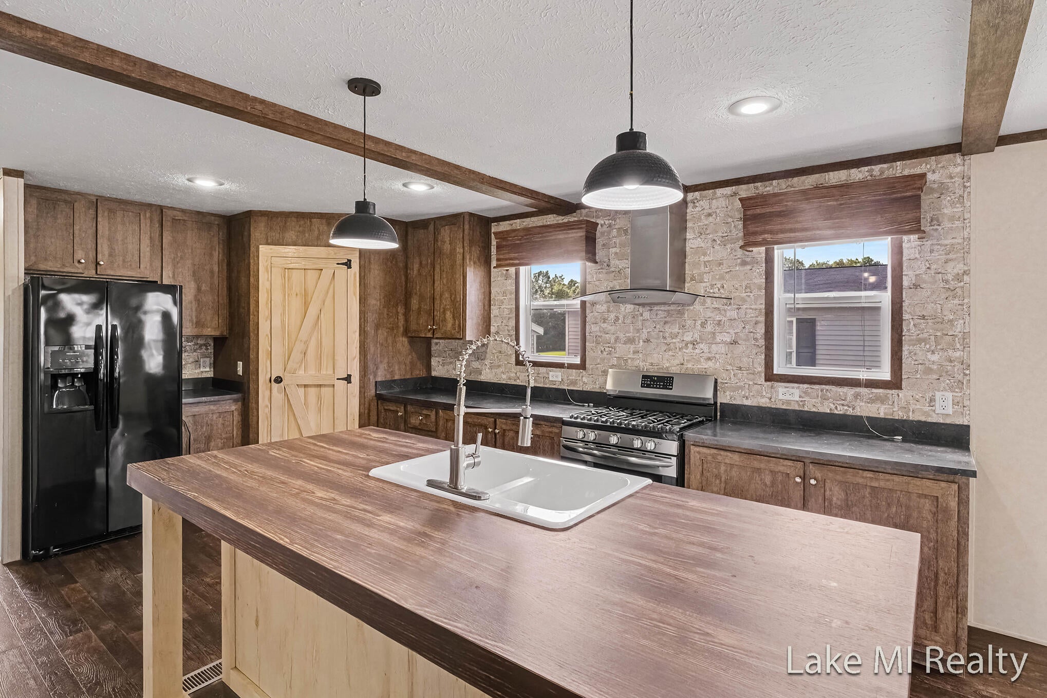 104 Gardens Boulevard NW