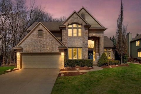 1294 S CREEK Drive Wixom City Oakland MI 48393
