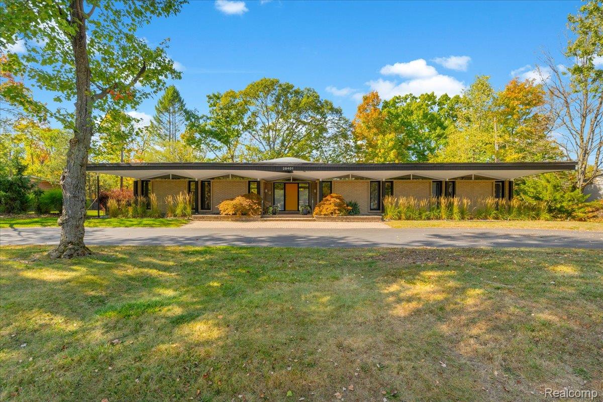 28401 River Crest Drive