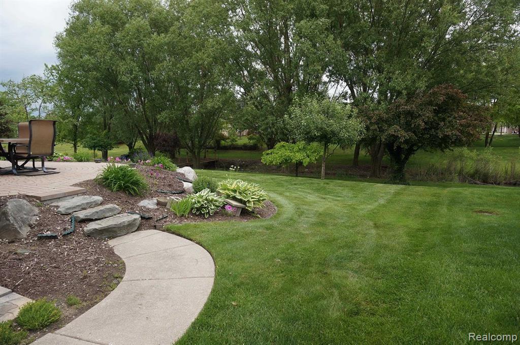 49954 Willowood Drive