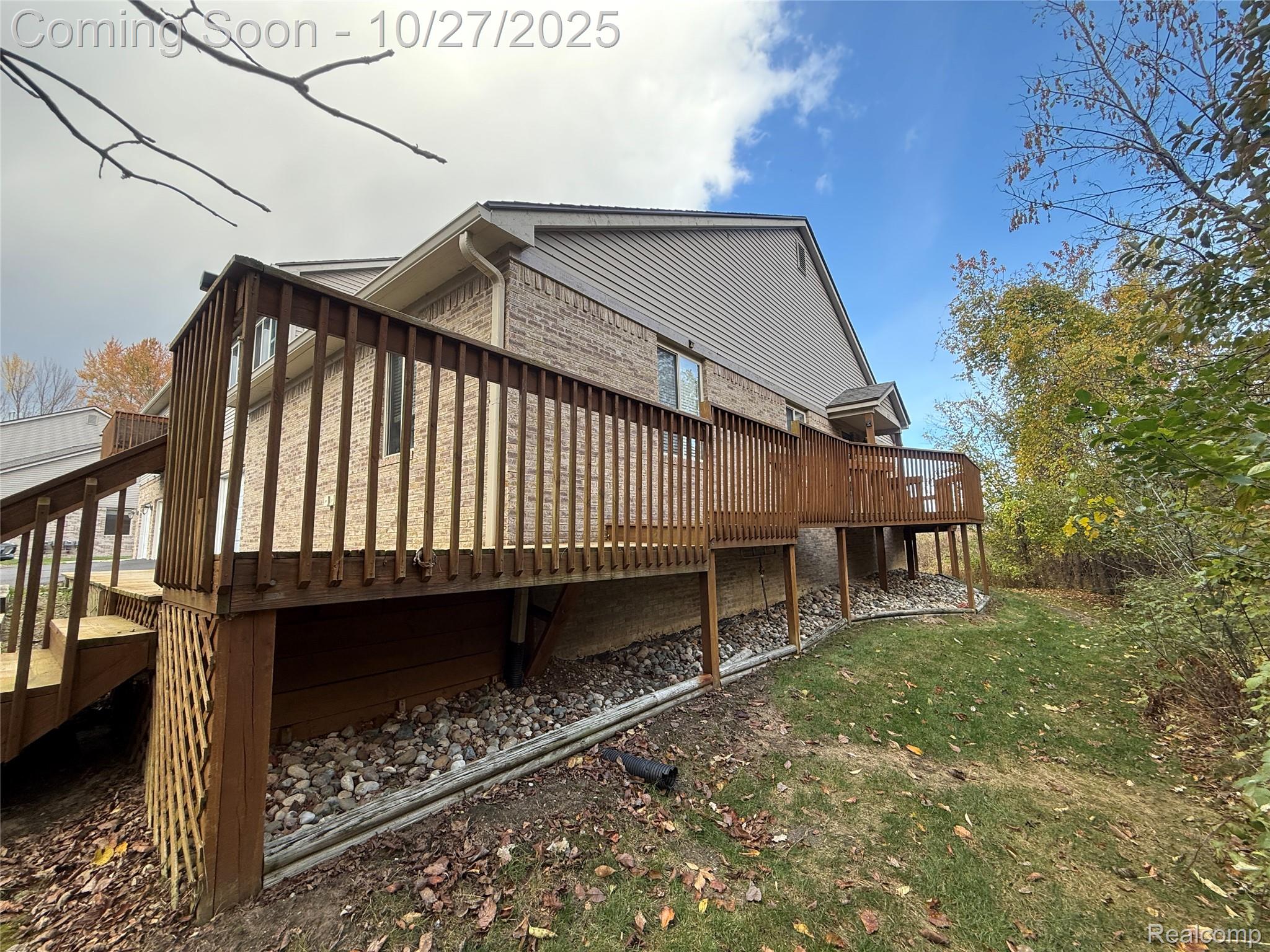 1023 Old Leake Court