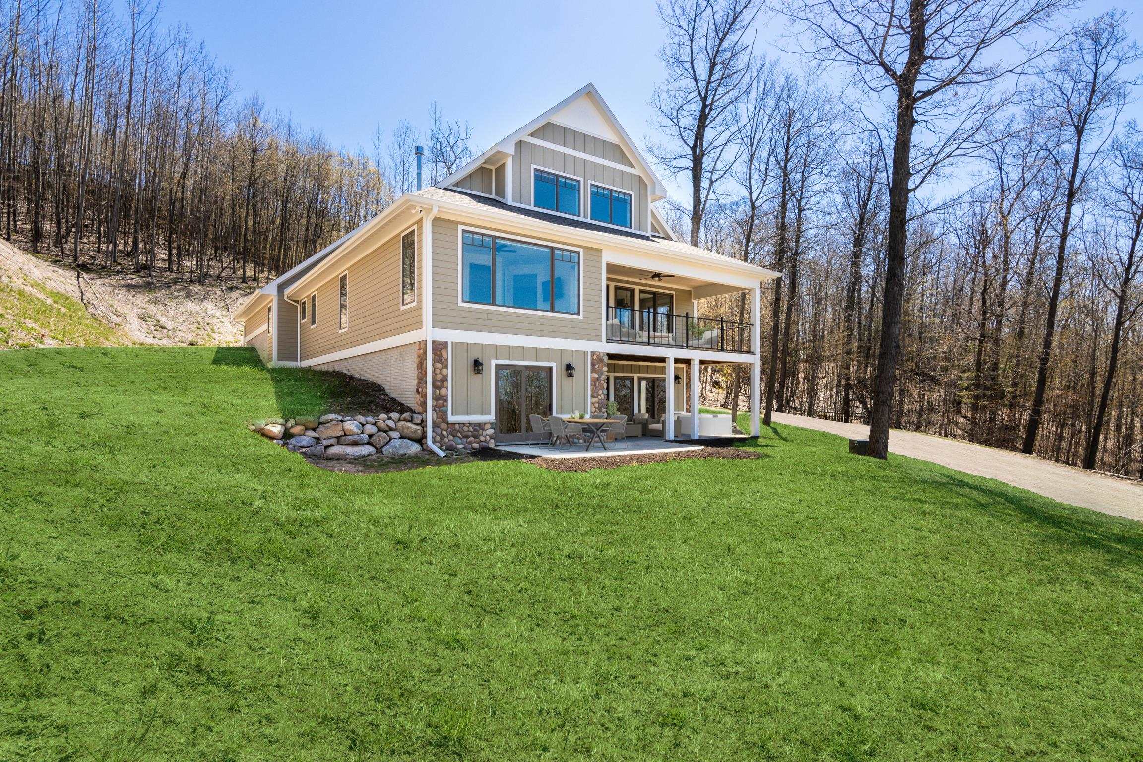 3046 E Greenwood Road