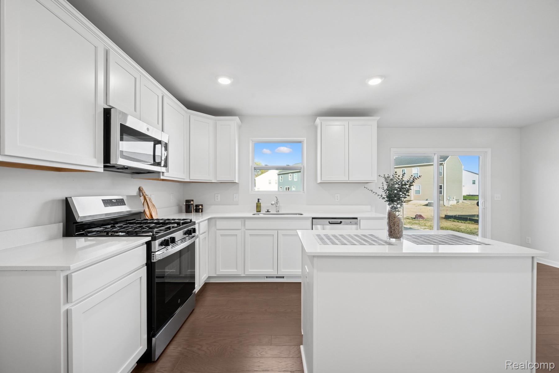 54375 HERON Circle