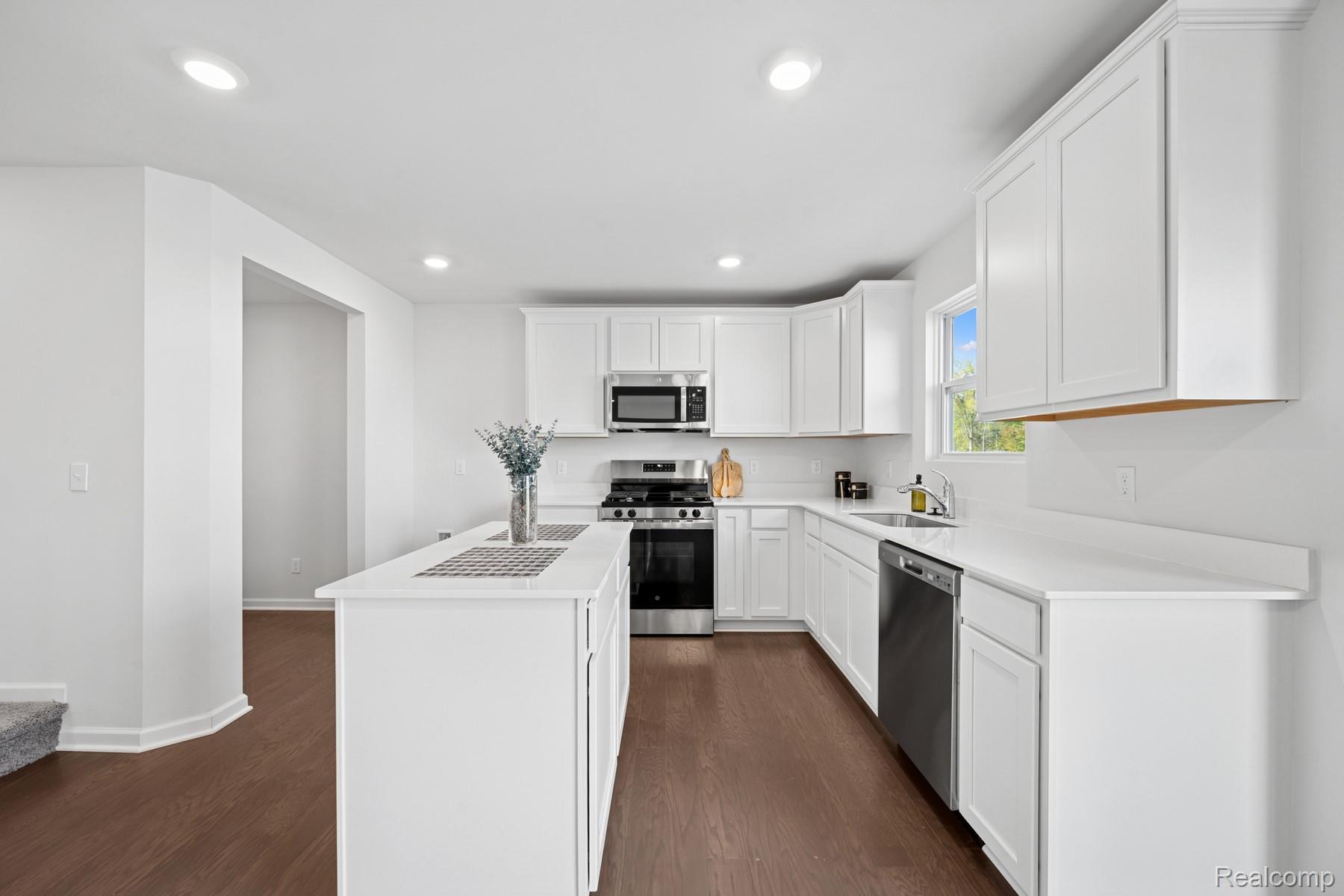 54375 HERON Circle