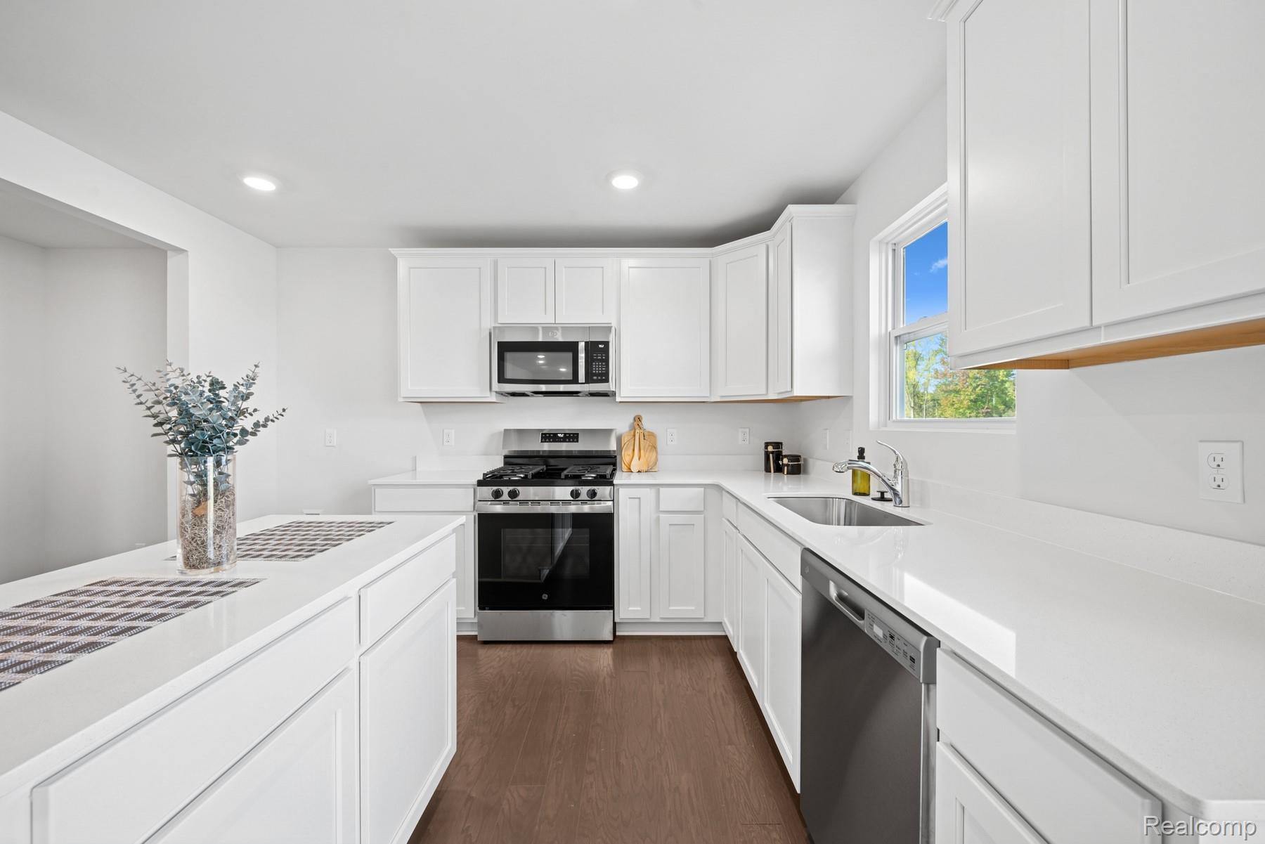 54375 HERON Circle