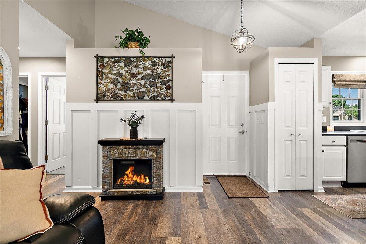 4650 Meadowbrook Lane