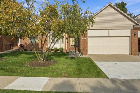 Photo of 28201 Cottonwood Court, Chesterfield Township, MI 48047 (MLS # 58050224771)