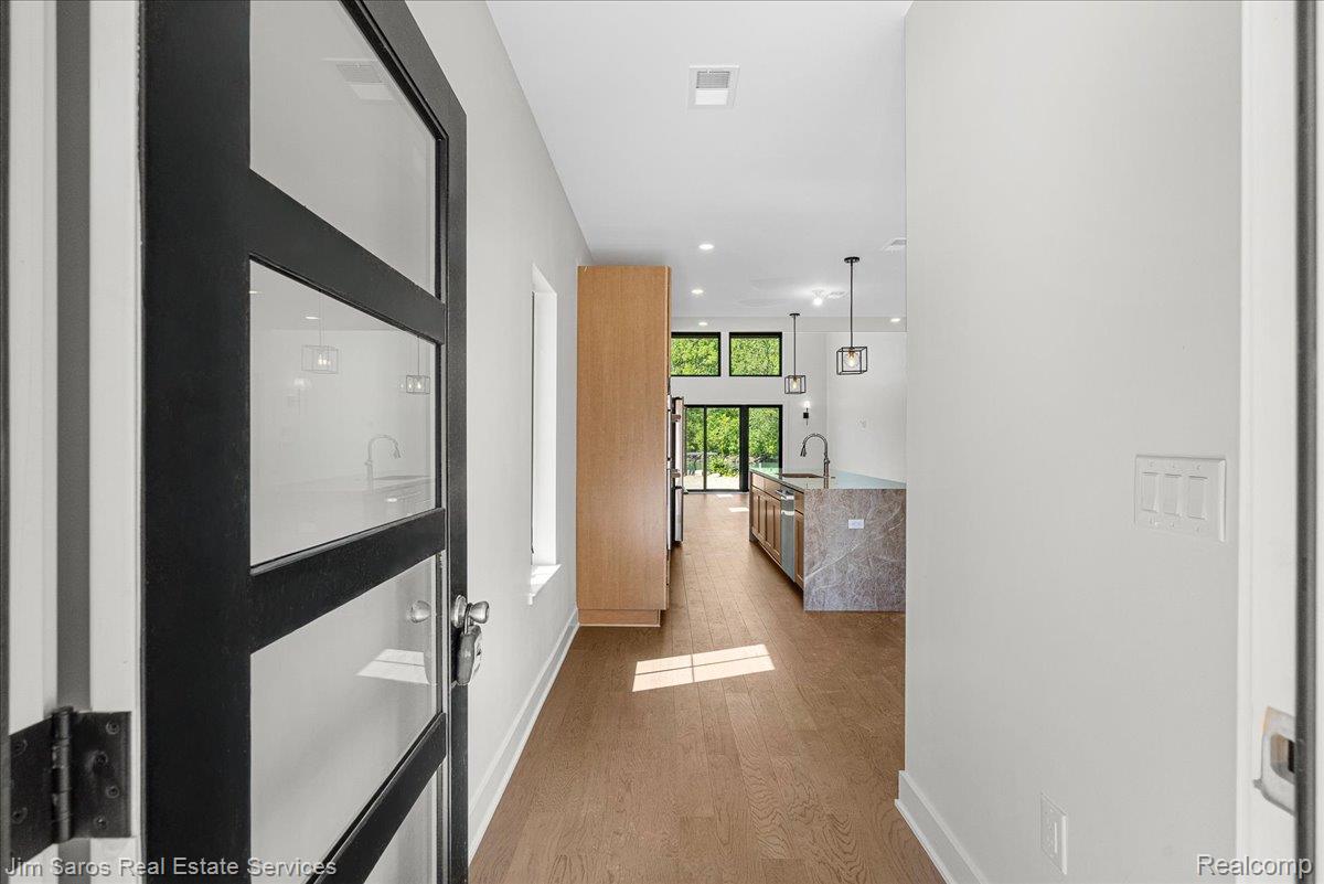 260 Keelson Drive