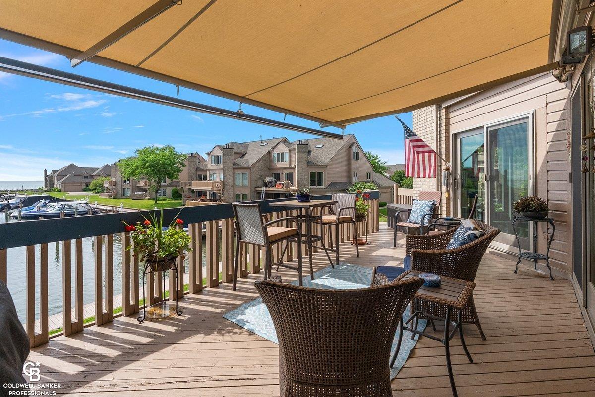 26031 N harbour pointe dr n Drive