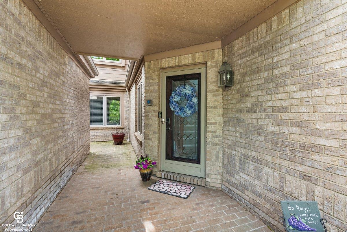 26031 N harbour pointe dr n Drive